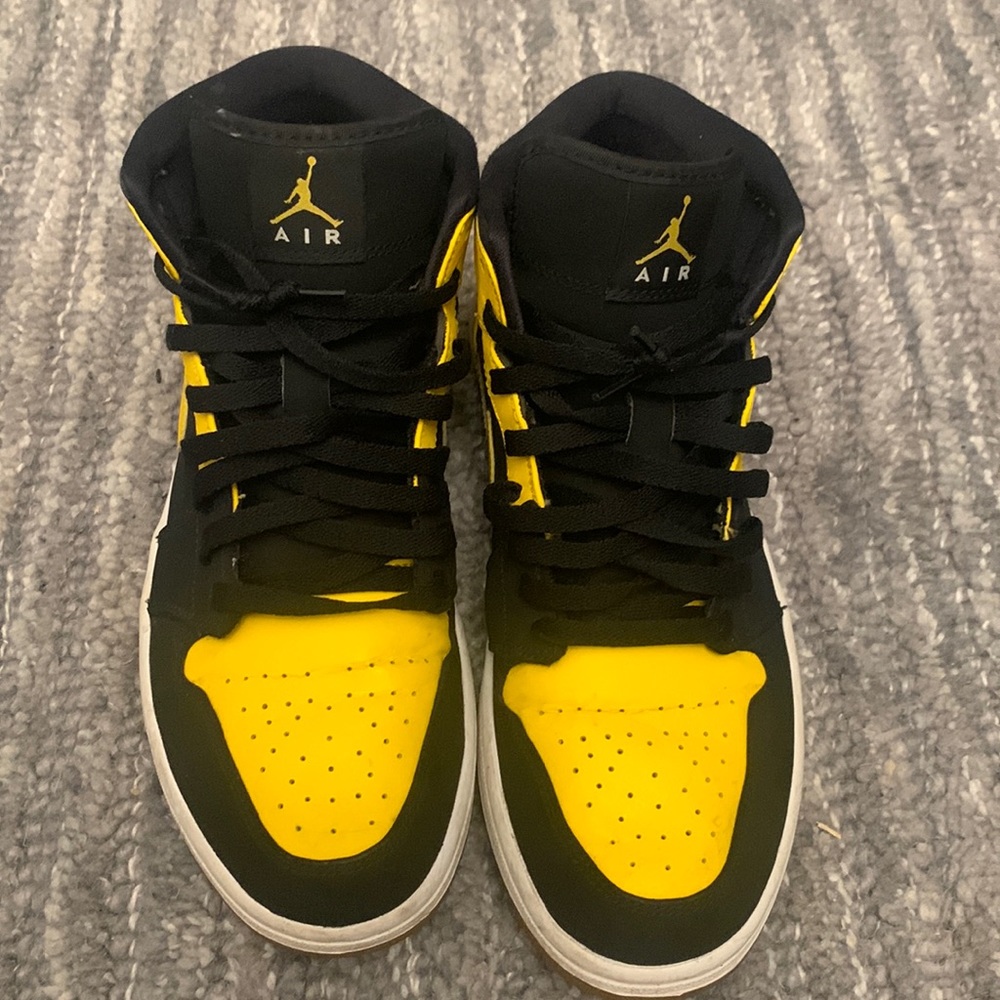 Black and yellow leather Air Jordan’s.. size 10 1/2 .. needs insoles
